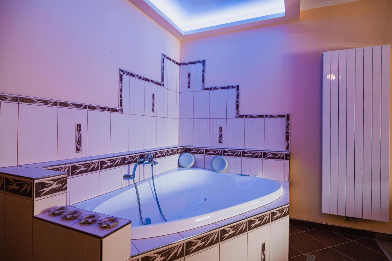 Hotel Krajka**** Vamberk 外观 照片